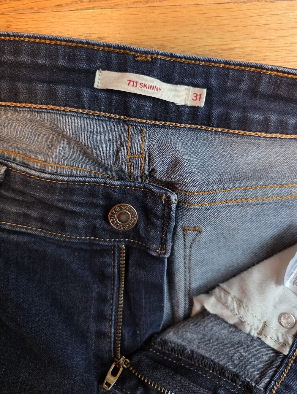 Levi's 711 Skinny Jeans Women's Size 31X32 Dark Wash - Picture 5 of 16